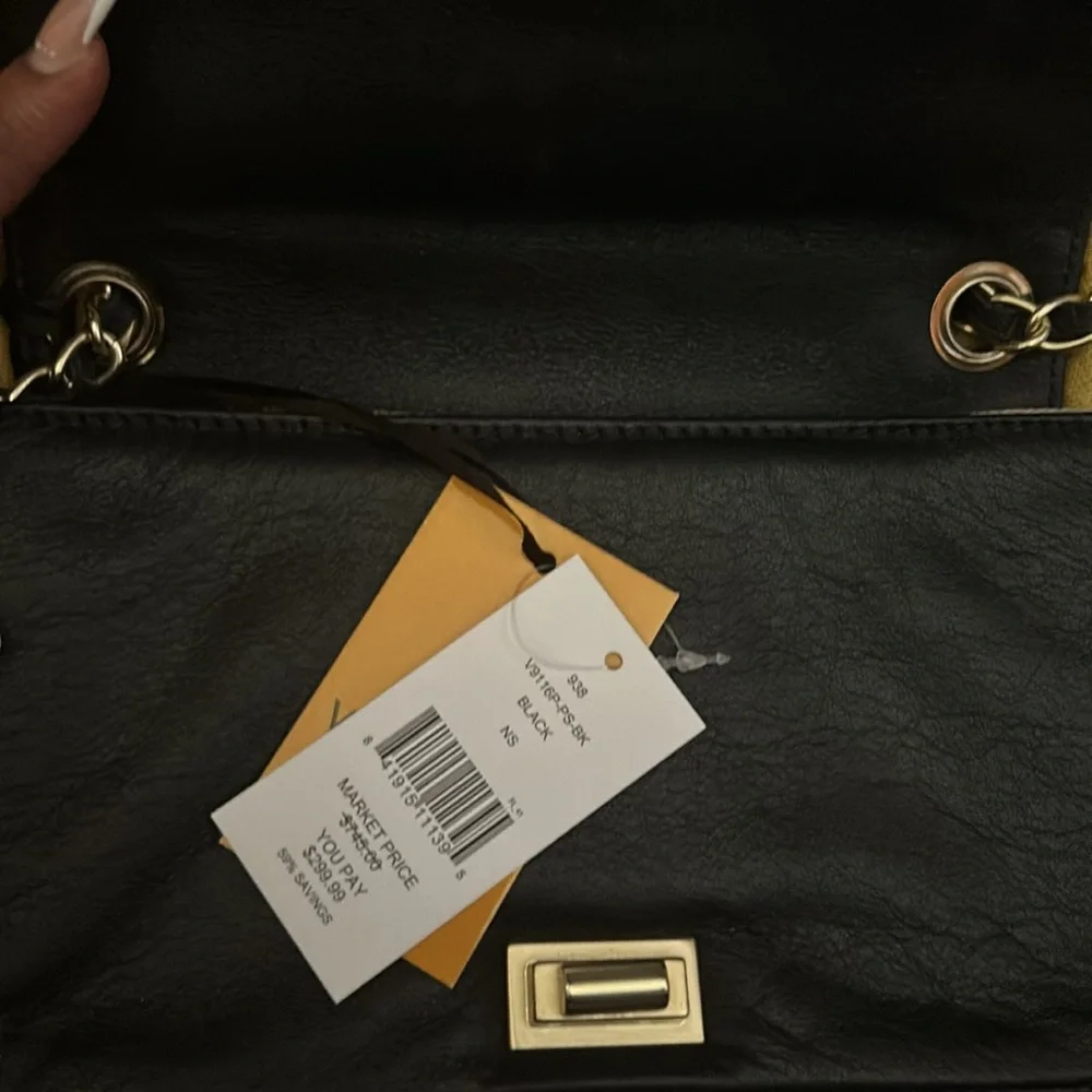 Crossbody shoulder strap Valentino bag.. used probably 2* - Picture 2 of 4